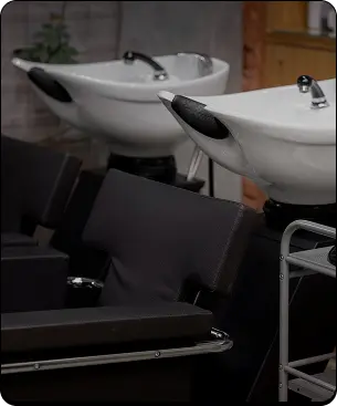 Salon de coiffure aménagé pour la location de chaise